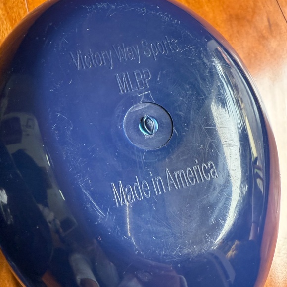 Two Adult MLB Seattle Mariners Souvenir Plastic Batting Helmets Victory Sports. - Picture 7 of 12
